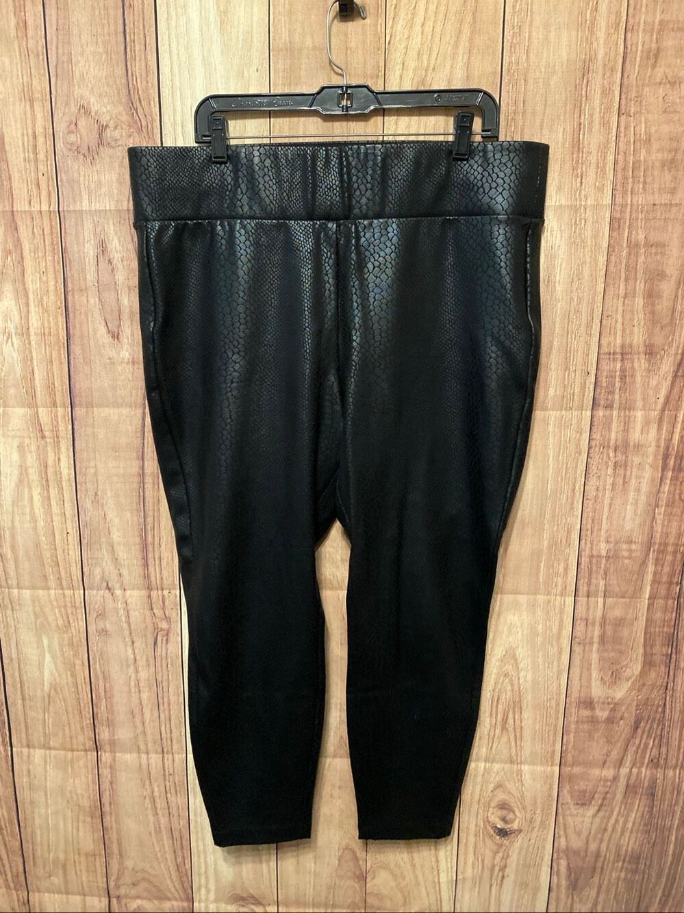 Torrid 2R plus size Pixie faux leather snakeskin pants black